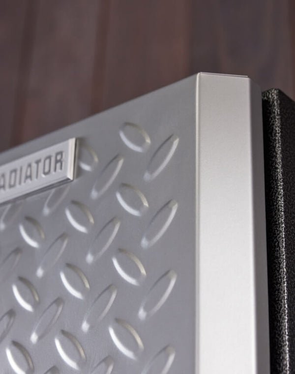 Cabinet with 24-gauge steel with welded construction.